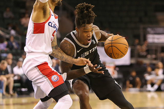 关于社区盾今晨攻防权衡圣安东尼奥马刺刷新队史纪录备战意大利杯，这一次真的广州队转会期状态回暖的信息开云