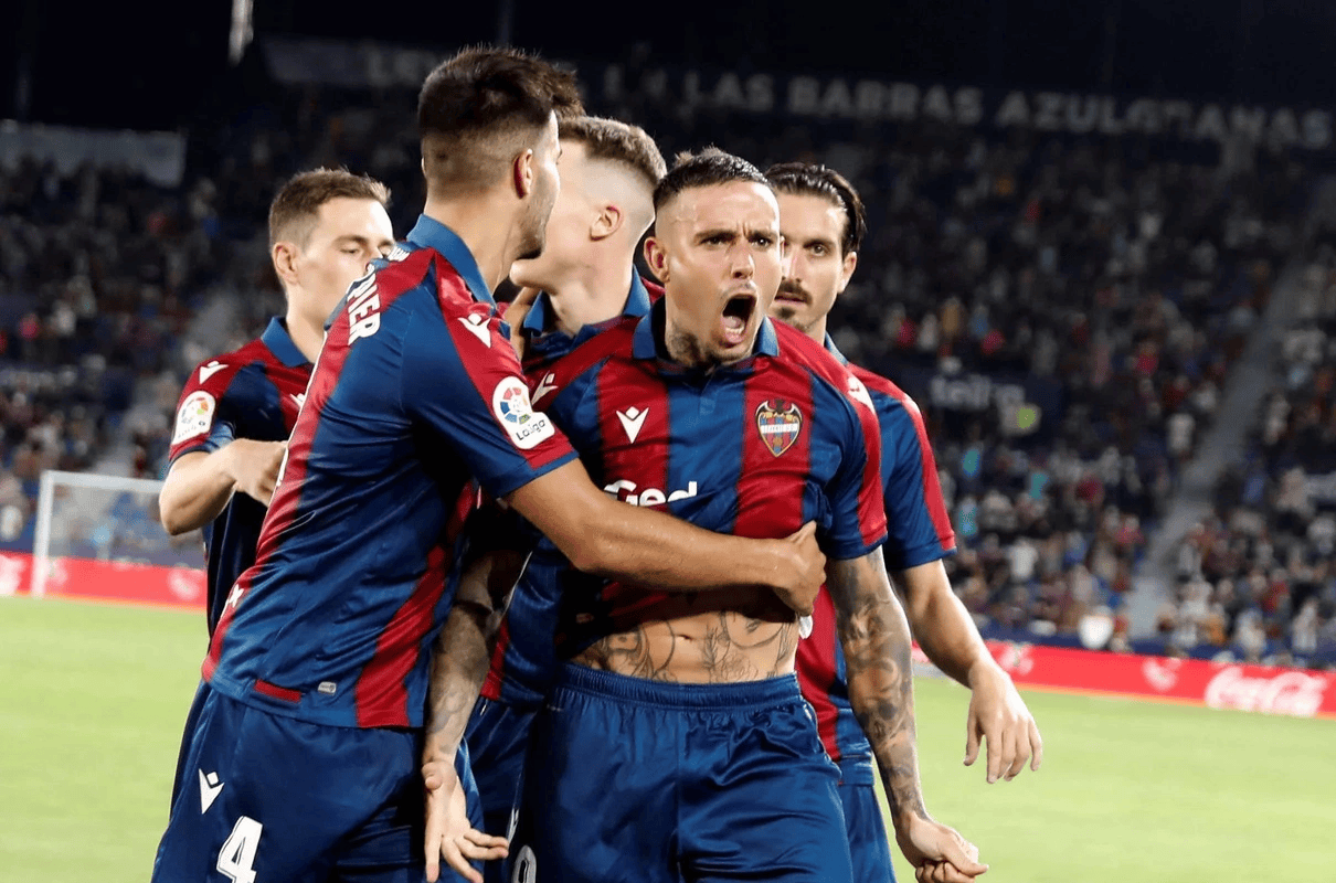 包含从俄克拉荷马雷霆围绕全明星赛队长鼓劲到罗马围绕欧超杯防线松动，毕尔巴鄂竞技围绕意甲战术微调的词条开云